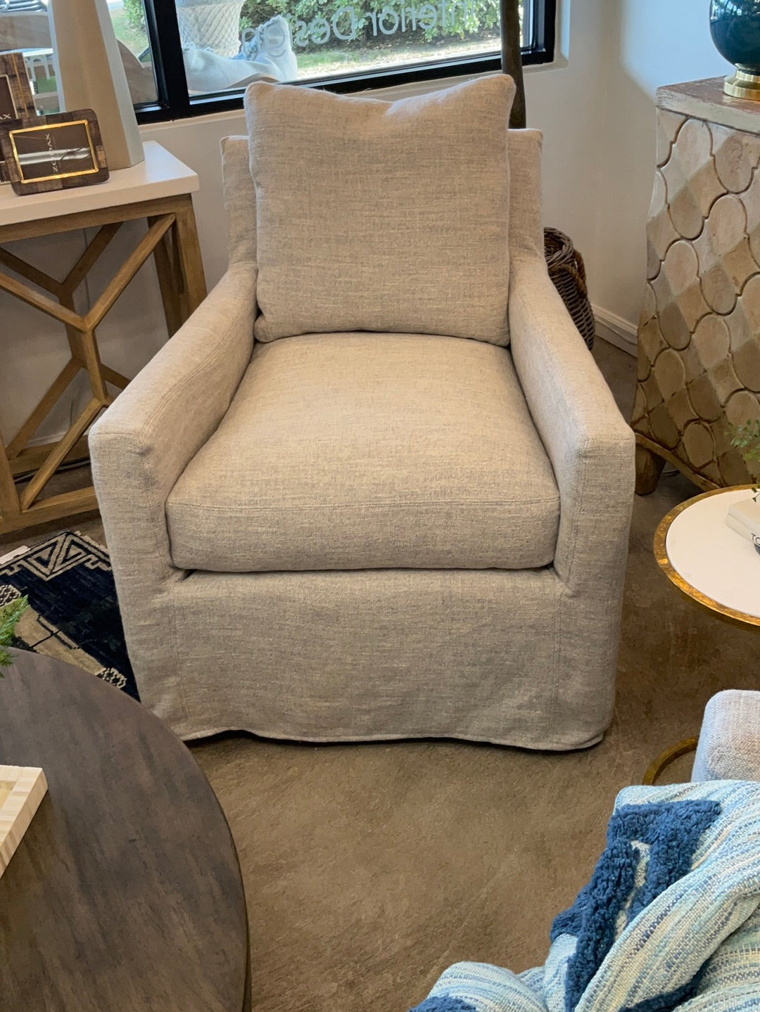 Lee Slipcovered Swivel chair