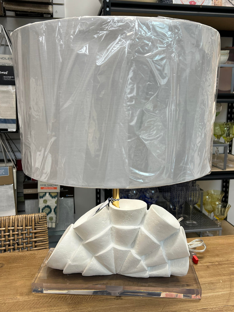Motti White Table Lamp